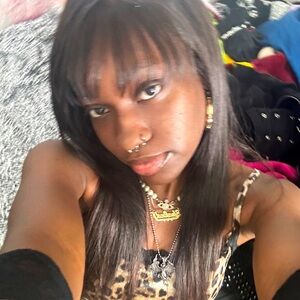 Meet your Posher, Shalea